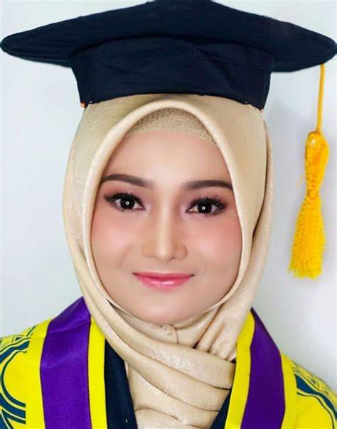 model hijab wisuda lengkap riasan makeup  fashion