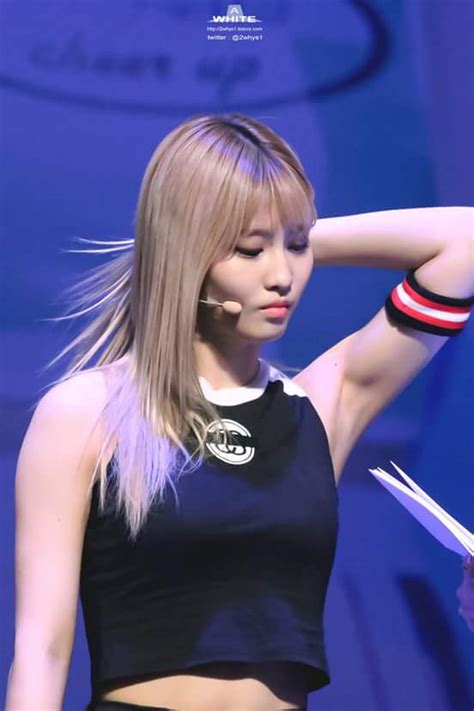 Kpop Twice Momo Garners Attention With Her Amazing