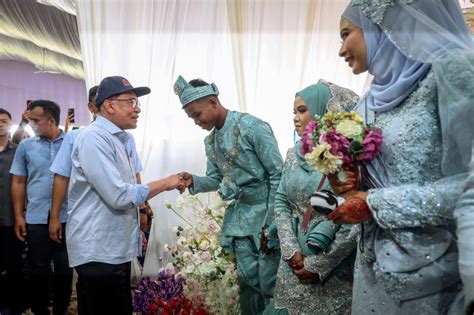 Anwar Attends Orang Asli Wedding Programme In Kelantan New Straits