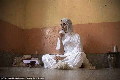 J Crew S Nisha Kapashi Gives Up Her Career To Become A Nun In India