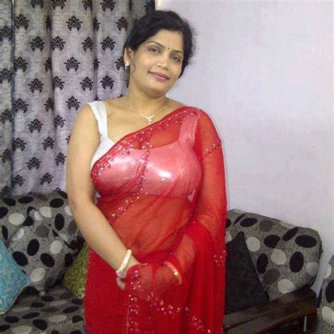 indian aunty in sarie hot and sexy aunties pinterest girls
