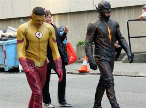 New Cw The Flash Pics Reveal Another Speedster Ybmw
