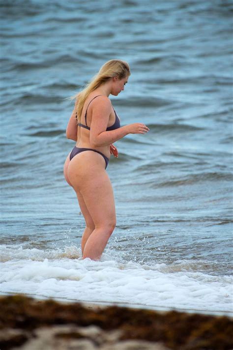 iskra lawrence nude and topless pics and leaked porn