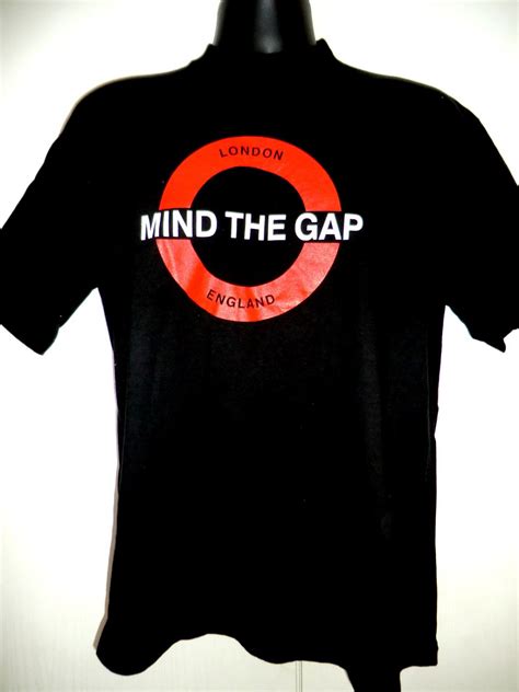 london england mind the gap t shirt size medium