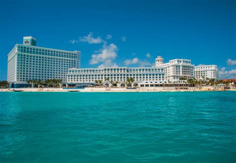riu reabre sus hoteles en el caribe mexicano abren el riu palace peninsula  el riu cancun