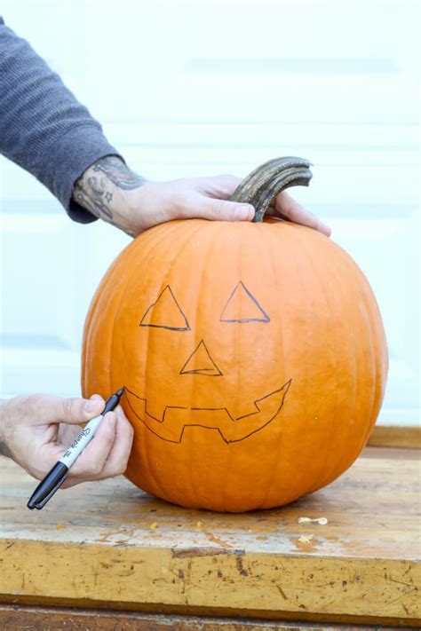 easy fast way to carve a halloween pumpkin apartment therapy