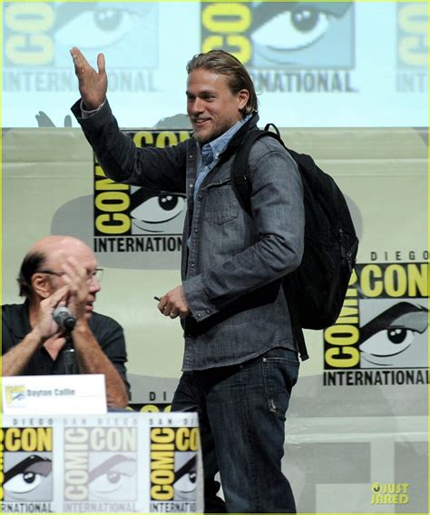 charlie hunnam sons of anarchy panel at comic con photo 2914233 2013 comic con charlie