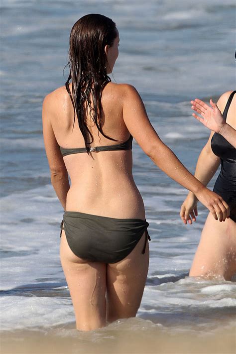 celebrity butts olivia wilde s ass in a hot bikini