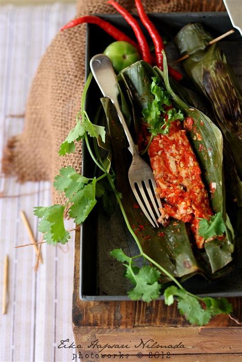 guest post spicy oyster mushroom in banana leaves