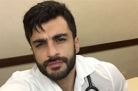 26 Really Hot Doctors That’ll Make You Want To Get A Checkup