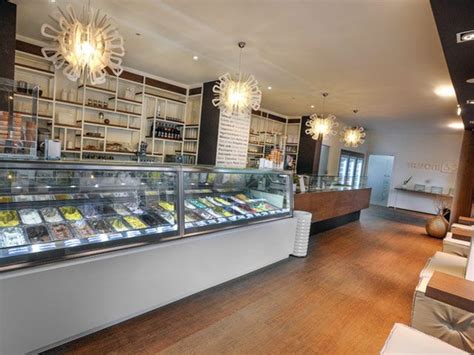ice cream parlour shop interiors cafe interior design