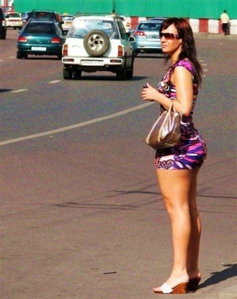 【画像】海外ってマジで路上売春婦多すぎ ポッカキット