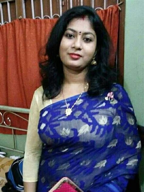 house wife indian housewife in 2019 indian sarees saree desi