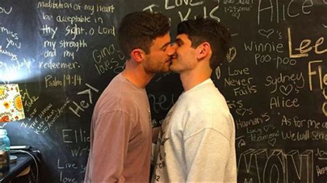 this adorable gay couple could be your next hgtv obsession newnownext