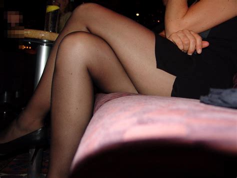 candid legs on twitter close up sexy crossed legs in beautiful black