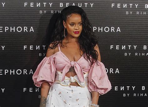rihanna s new fenty beauty launch is perfect for glow on the go