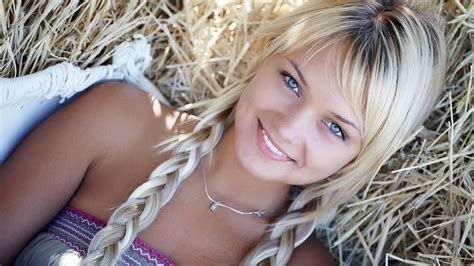 sexy cute and beautiful smiling blue eyed blonde teen girl wallpaper