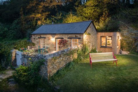 discovering    cornwall   stylish country cottageadorable home