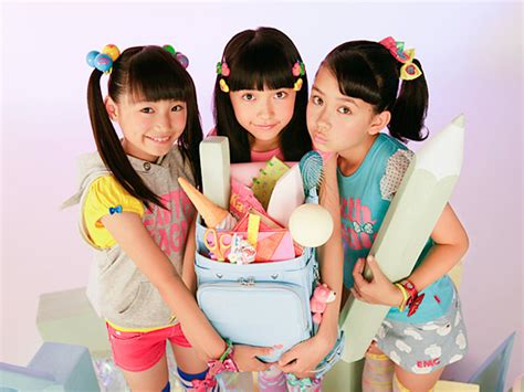 js（女子小学生）世代アイドル“pocchimo”砂糖菓子のようなmv
