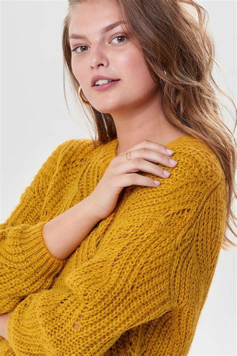 gebreide trui  geel  een schitterend verhaal ter horst van geel fashion