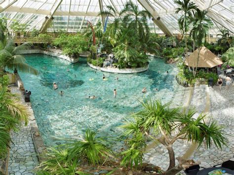 zwemparadijs dit zijn de leukste  nederland tropisch zwembad binnenzwembaden binnenzwembad