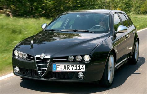 alfa romeo  estate car wagon   reviews technical data prices