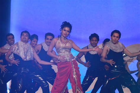 amala paul hot n sexy stage dance performance at siima 2012 awards in dubai indian spicy