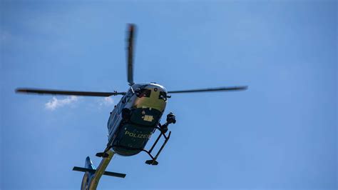 Regensburg Großfahndung Nach Sexualdelikt Hubschrauber Im Einsatz