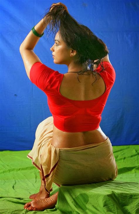 Malayalam Actress Hot Back Show Wallpapers