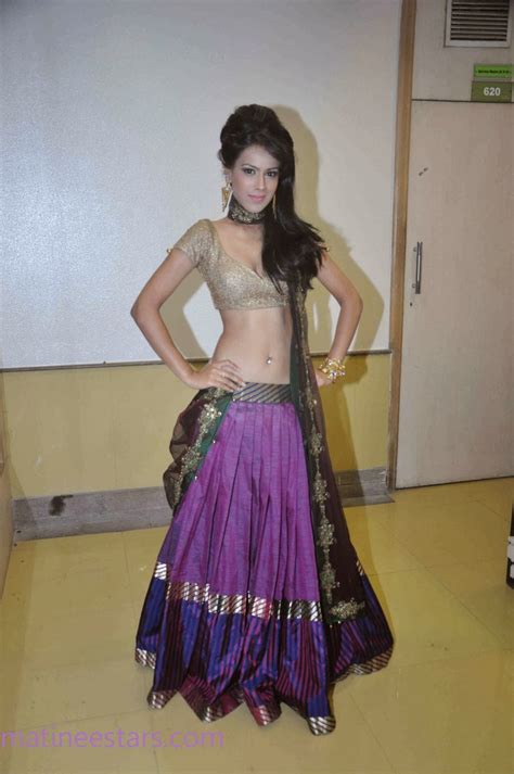 Dressing Below Navel Saree Nia Sharma Hot Navel