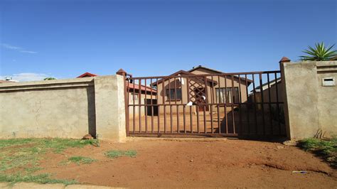 fnb quick sell  bedroom house  sale  soshanguve east