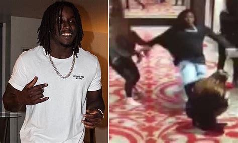 Browns Sign Kareem Hunt Who Was Filmed Assaulting Woman In