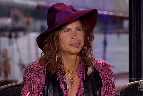 steven tyler stays in character on the season premiere of ‘american idol