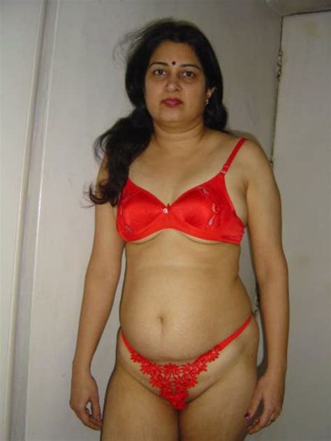 indian sex club 4 u only 18 are allowed hot 40 lella auntie picture