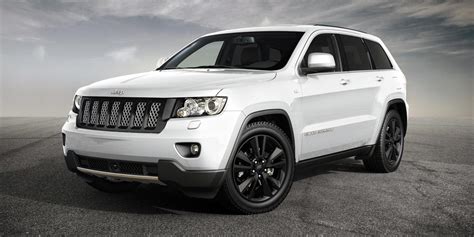 jeep unveils  sporting  model