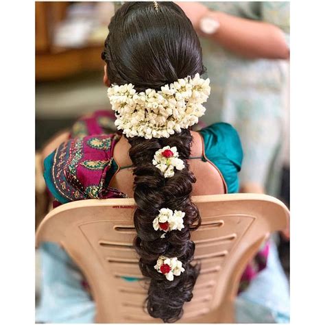 gajra hairstyle ideas  bride  wedding season tikli