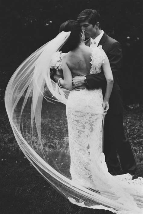 33 Undeniably Gorgeous Photos Of Brides Wearing Veils Huffpost