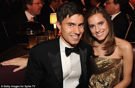allison williams insists she s not anorexic in new issue of glamour daily mail online