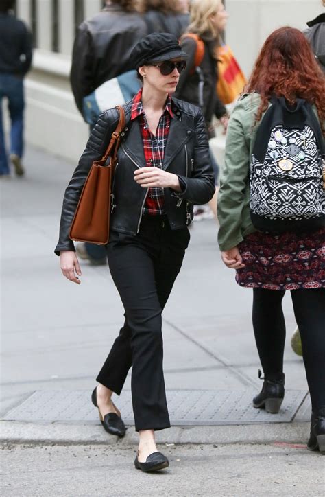 Anne Hathaway Out And About In New York Hawtcelebs