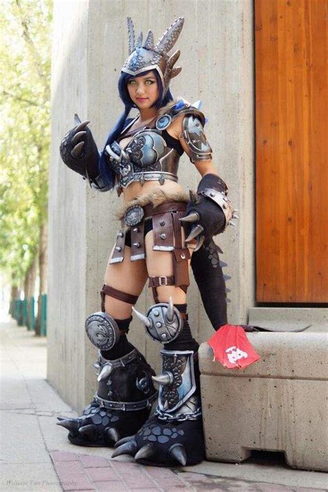 clever cosplay turns toothless into a warrior woman cosplay amino