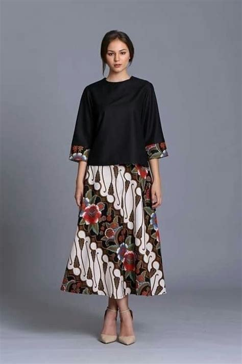 chic batik outfits   trend fashion dress batik kombinasi