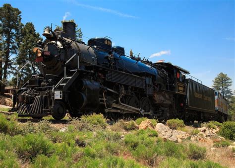 engine   steam train delivering tourists   south rim