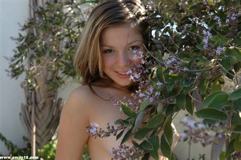 emily 18 cute emily outside image 3 babes bank naked teens porn nude