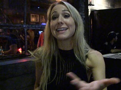 Nikki Glaser Says Blake Griffin Could Be A Pro Comedian I M Serious