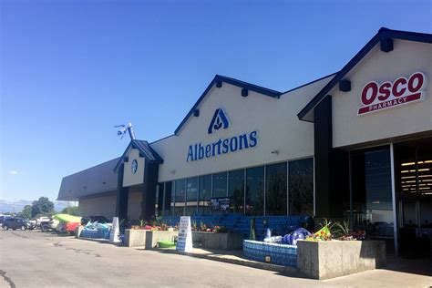 albertsons remodeled  hosts grand reopening flathead beacon