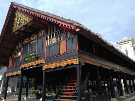 Rumah Adat Aceh Adalah