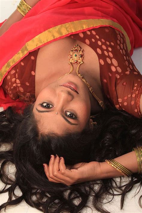 kannada actress shruthi hot stills cinegoer