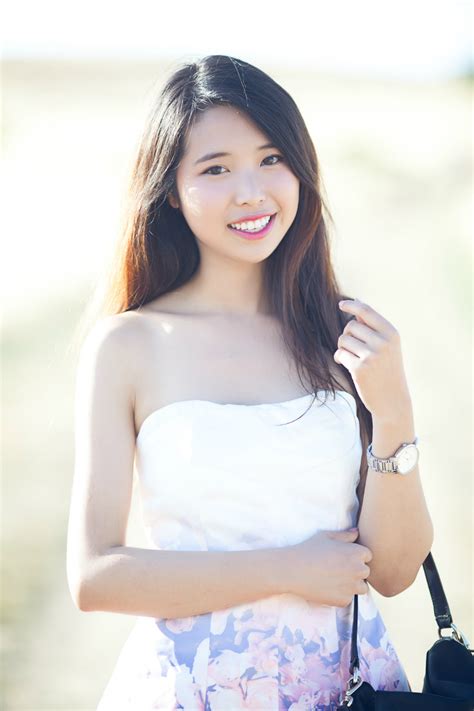 ally gong tobi model smile asian girl korean chinese inspiration