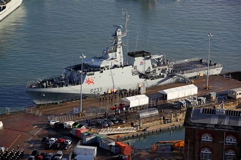 royal navy mise en service du hms tamar mer  marine