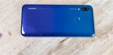 huawei presenteert p smart  telefoon met scherminkeping als essential phone tablets en